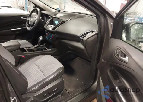 2019 Ford Escape Titanium z USA, uszkodzony, nr VIN 1FMCU9J92KUC13199